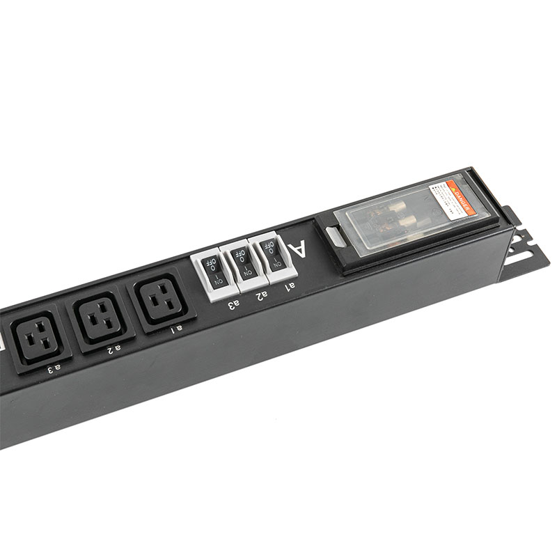 Rack comutado de proteção contra sobrecarga do disjuntor vertical C13 C19 trifásico de 10 saídas Pdu