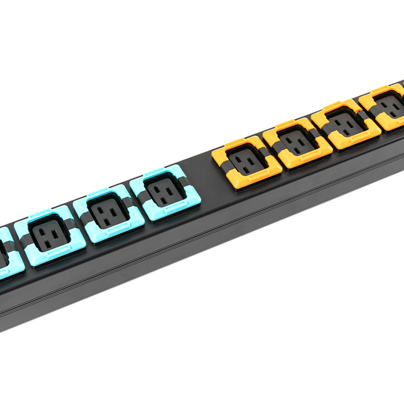 Pdu de rack comutado com disjuntor vertical C19 trifásico de 18 saídas