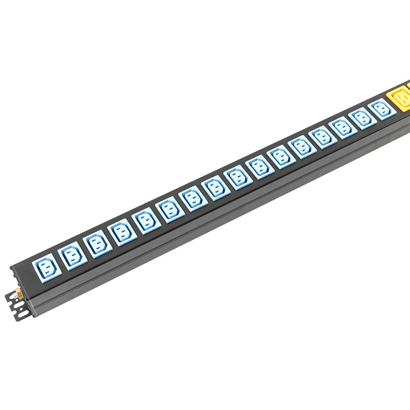 Disjuntor de medidor de tensão de corrente digital vertical C13x16 C19x8 de 24 saídas SPD Rack comutado Pdu