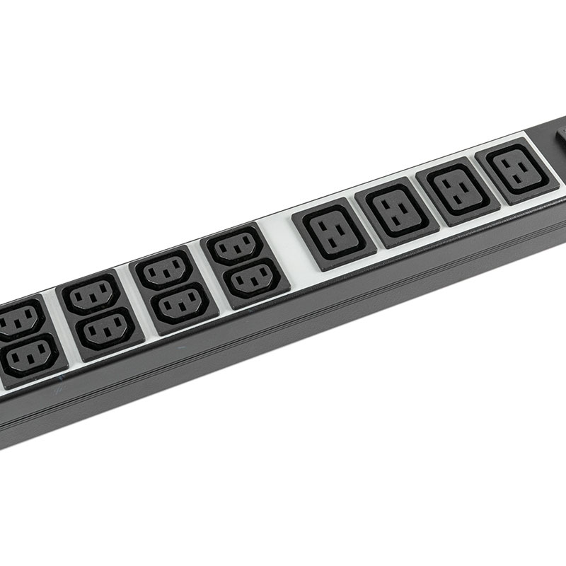 Pdu com disjuntor SPD vertical de 28 saídas C13 C19