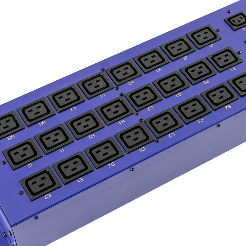 Pdu comutado por disjuntor vertical trifásico de 27 saídas C13 C19